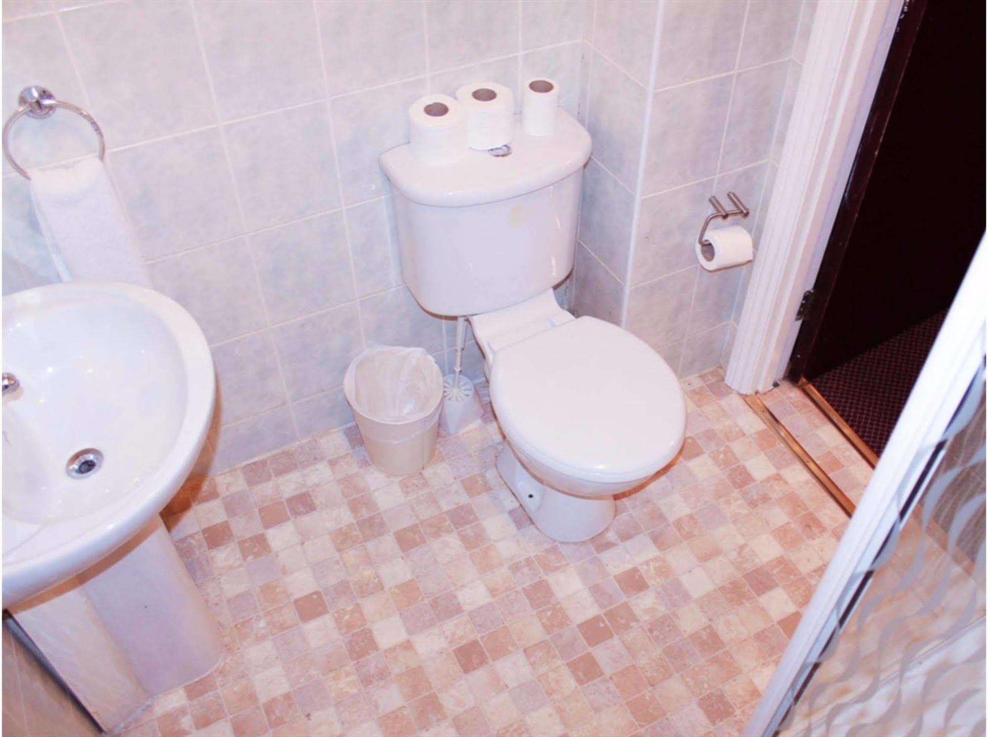 Lampton Guest House Hounslow Buitenkant foto