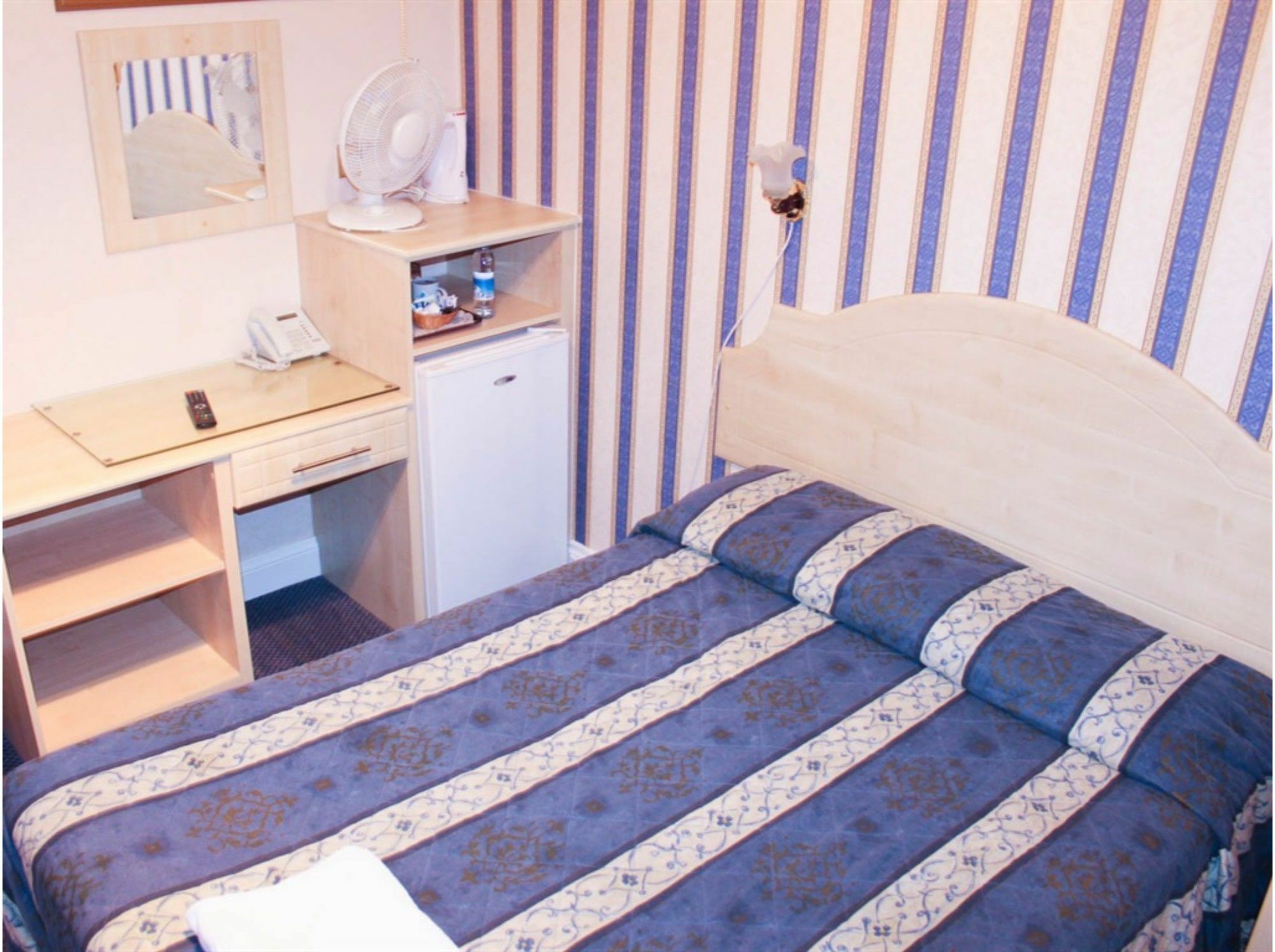 Lampton Guest House Hounslow Buitenkant foto